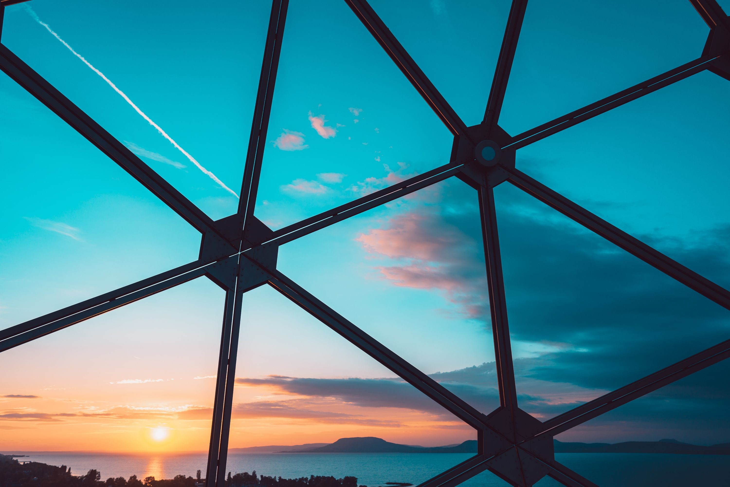 Sonnenuntergang durch Fenster