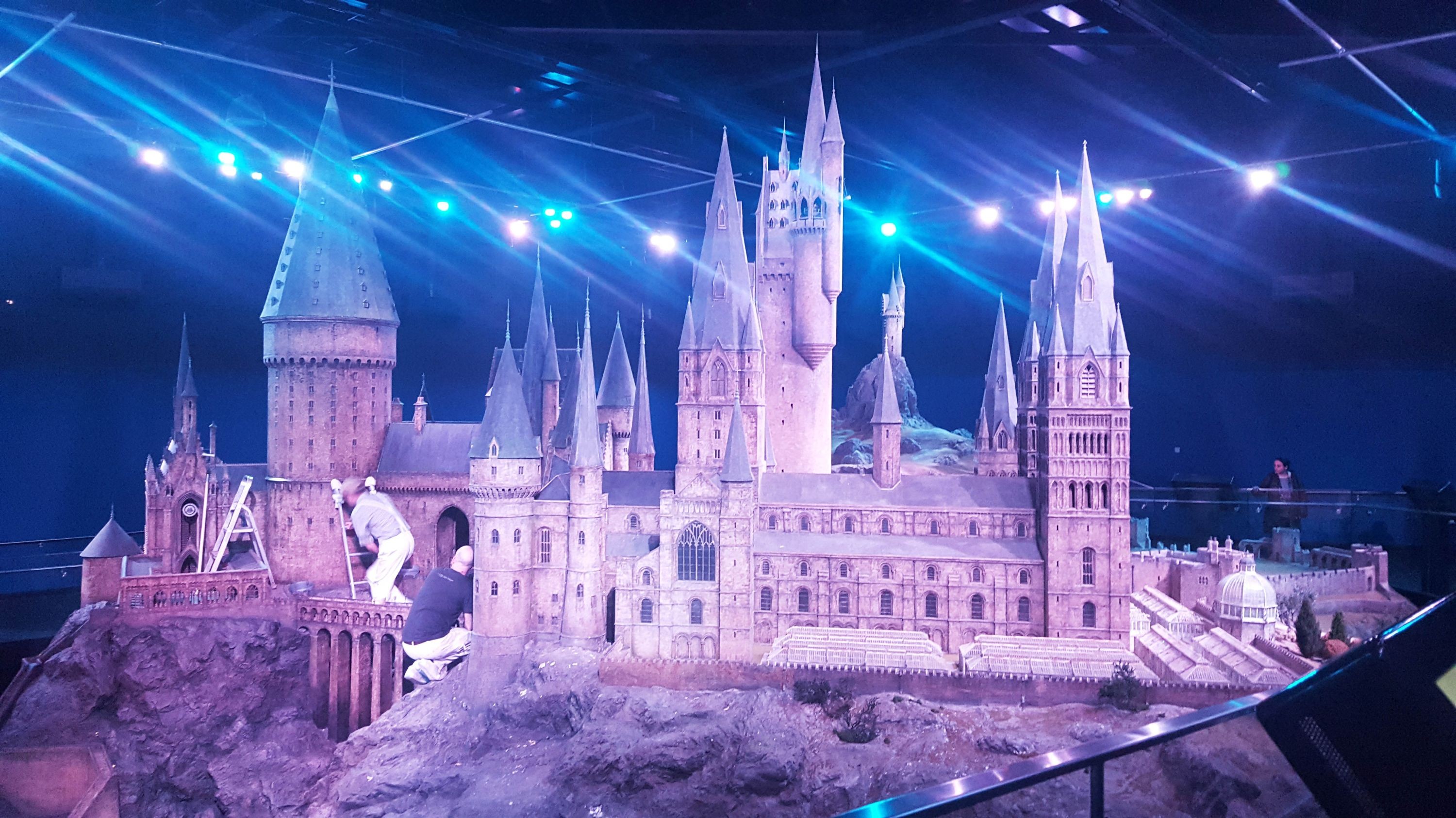 Riesiges Modell der Zaubererschule Hogwarts in London