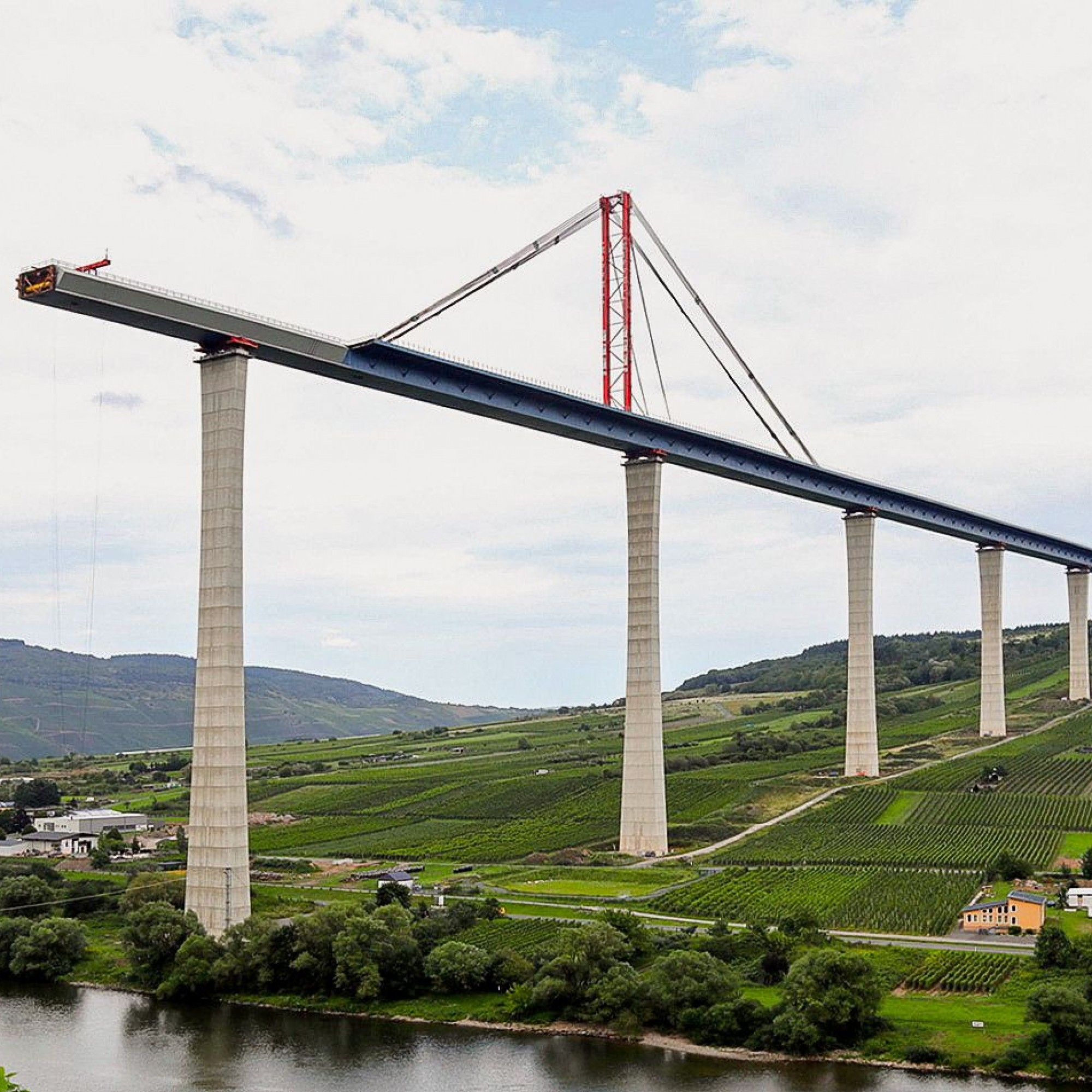 Tiefster Punkt der Bauarbeiten an der Hochmoselbrücke