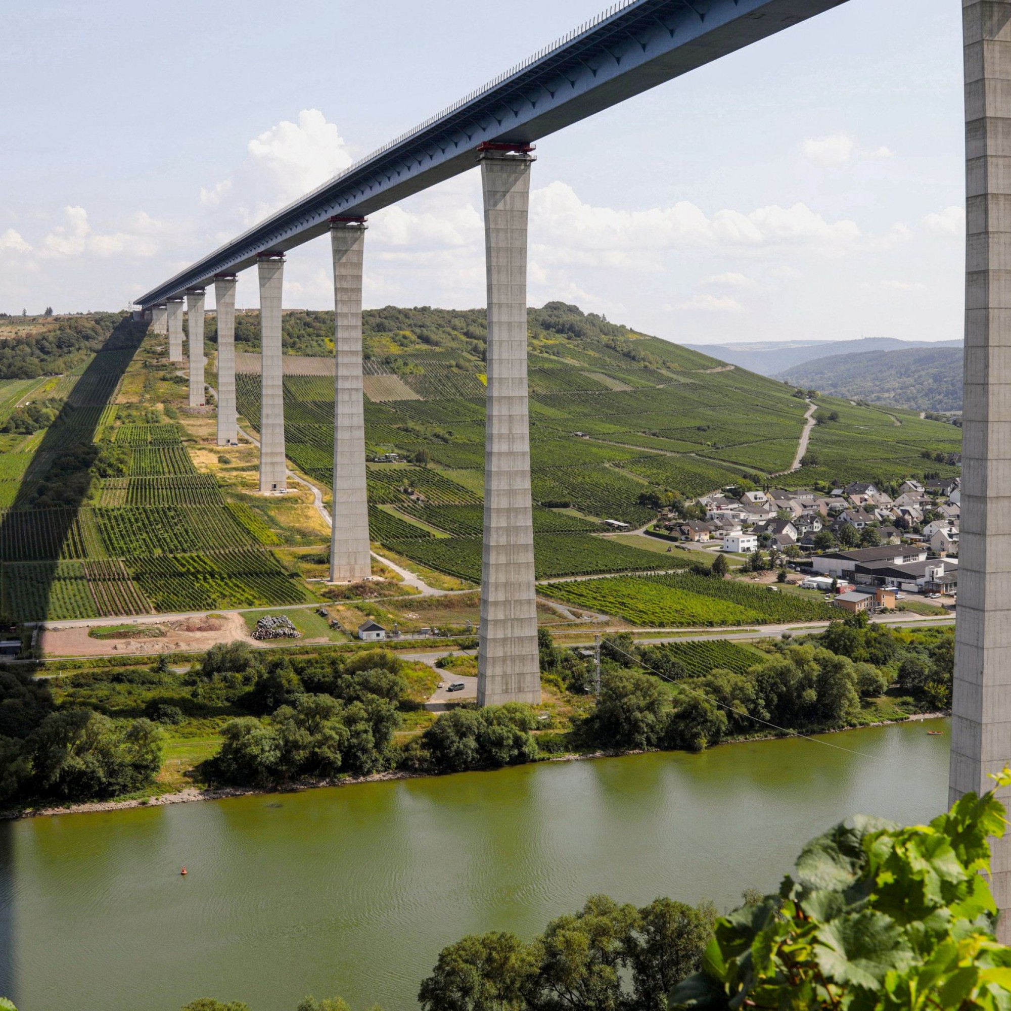 Vollzug des Brückenschlusses des Hochmoselübergangs