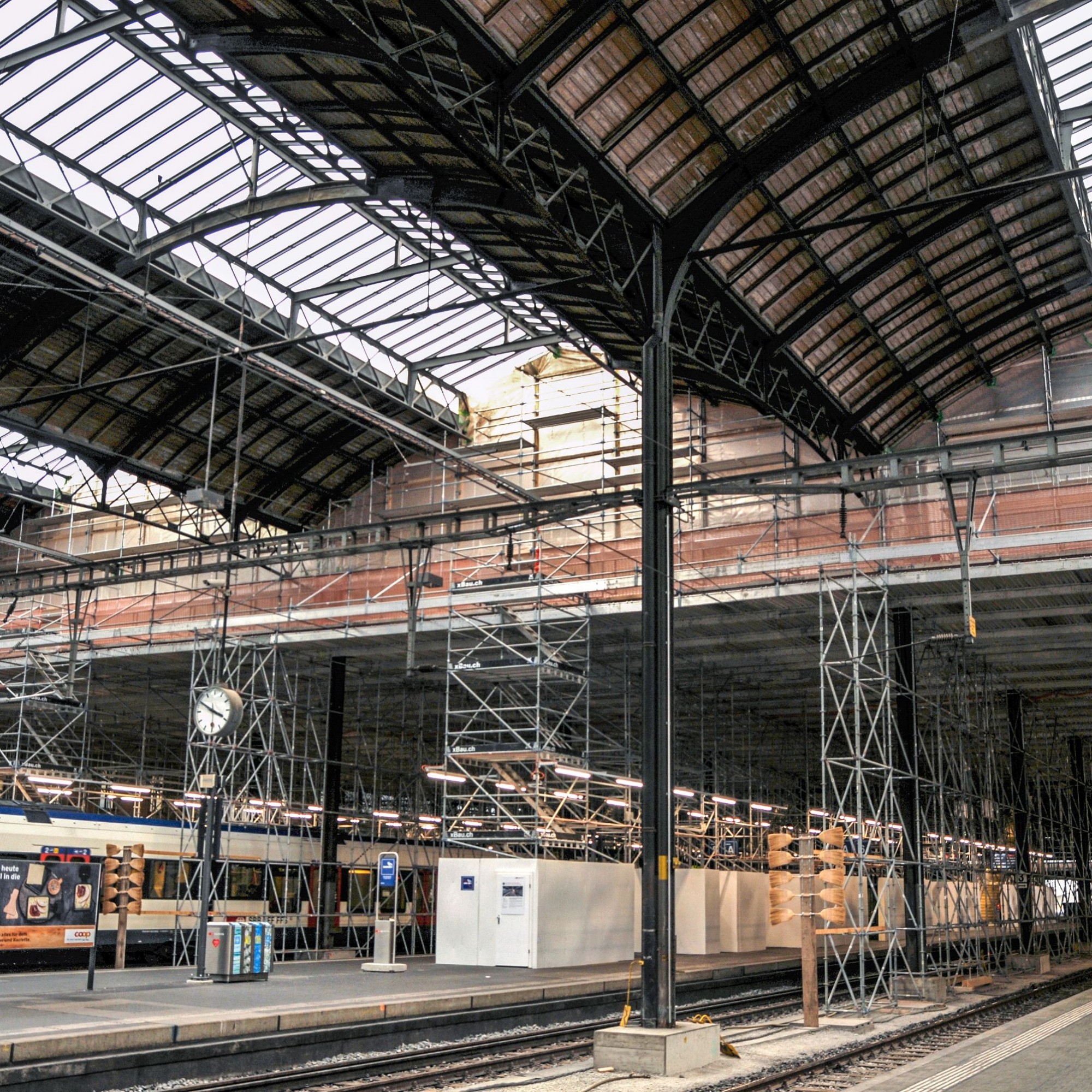 Sanierung der über hundert Jahre alten Perronhalle des Bahnhof Basel SBB