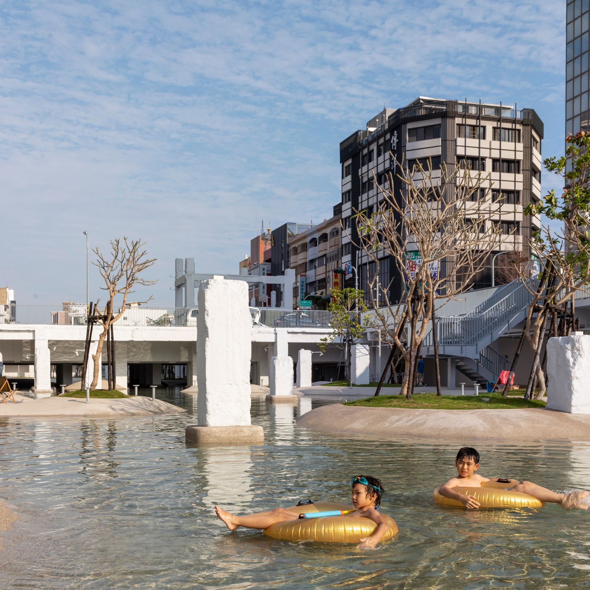 Badende in Tainan Spring.