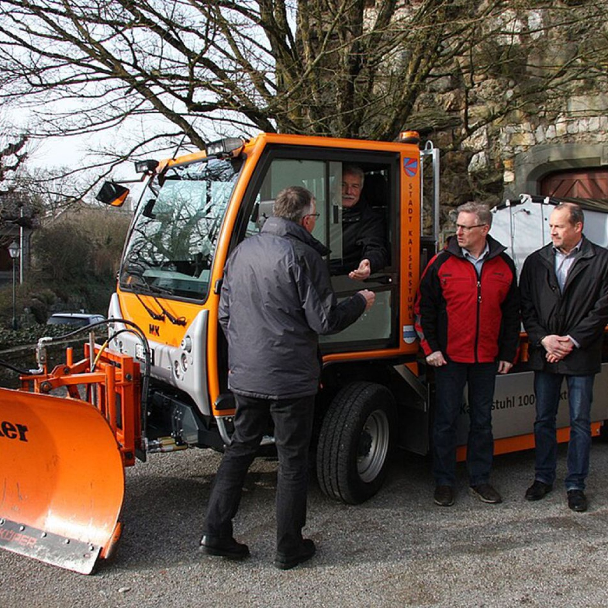 «Reform Boki e80» mit Gemeindevertretern bei der Inbetriebnahme.