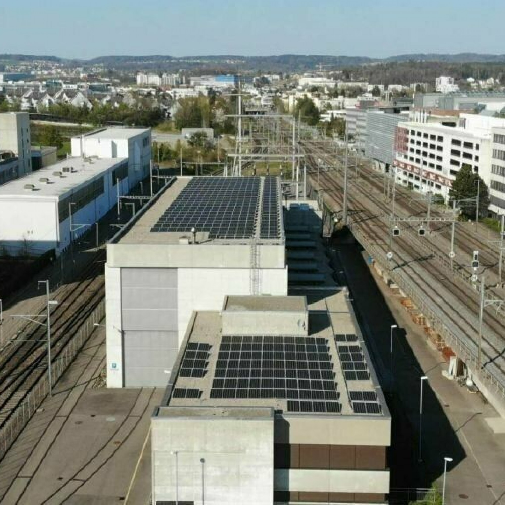 Photovoltaik-Anlage auf Frequenzumformer in Zürich-Seebach