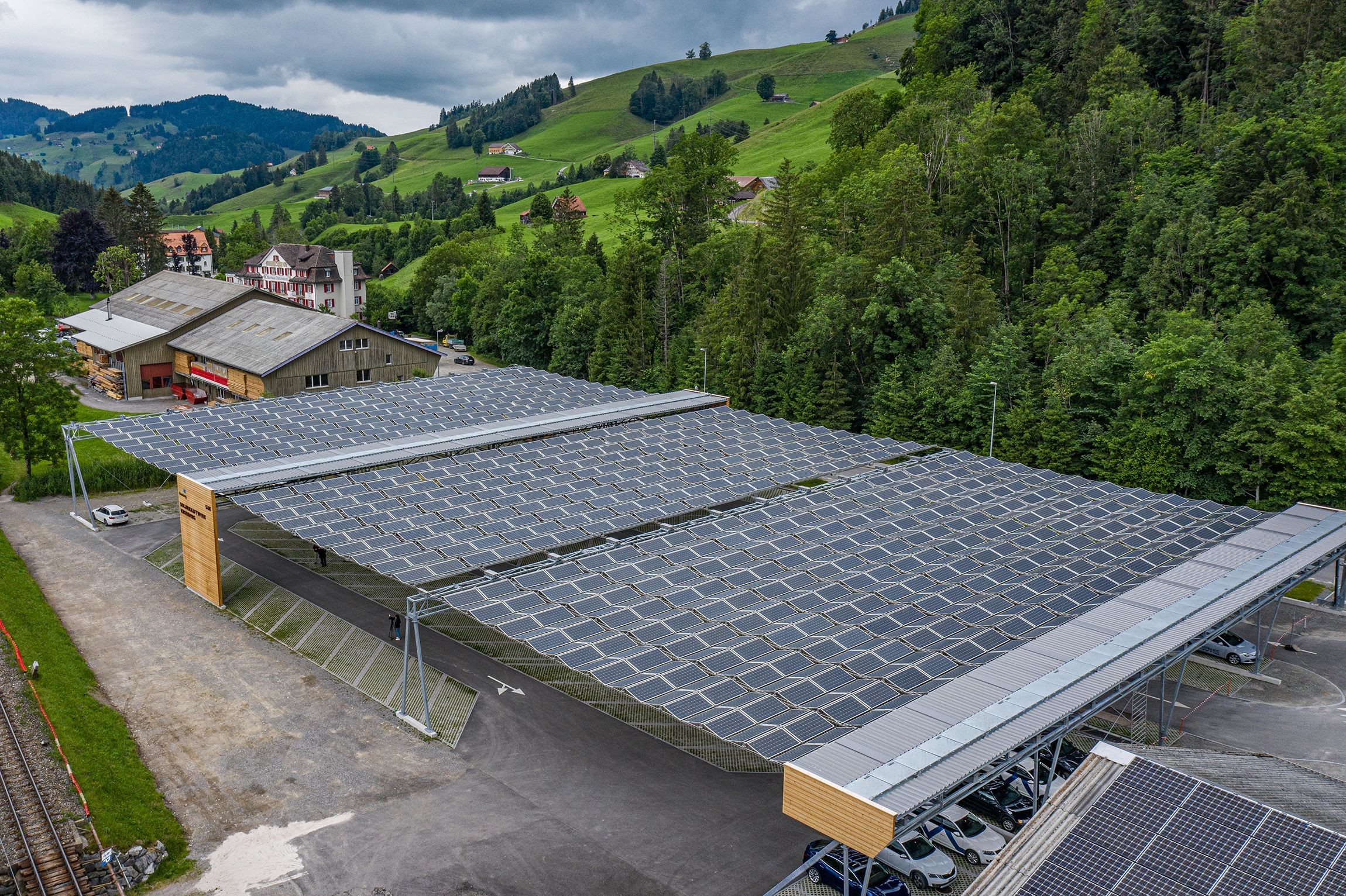 Solar-Faltdach aus der Vogelperspektive.