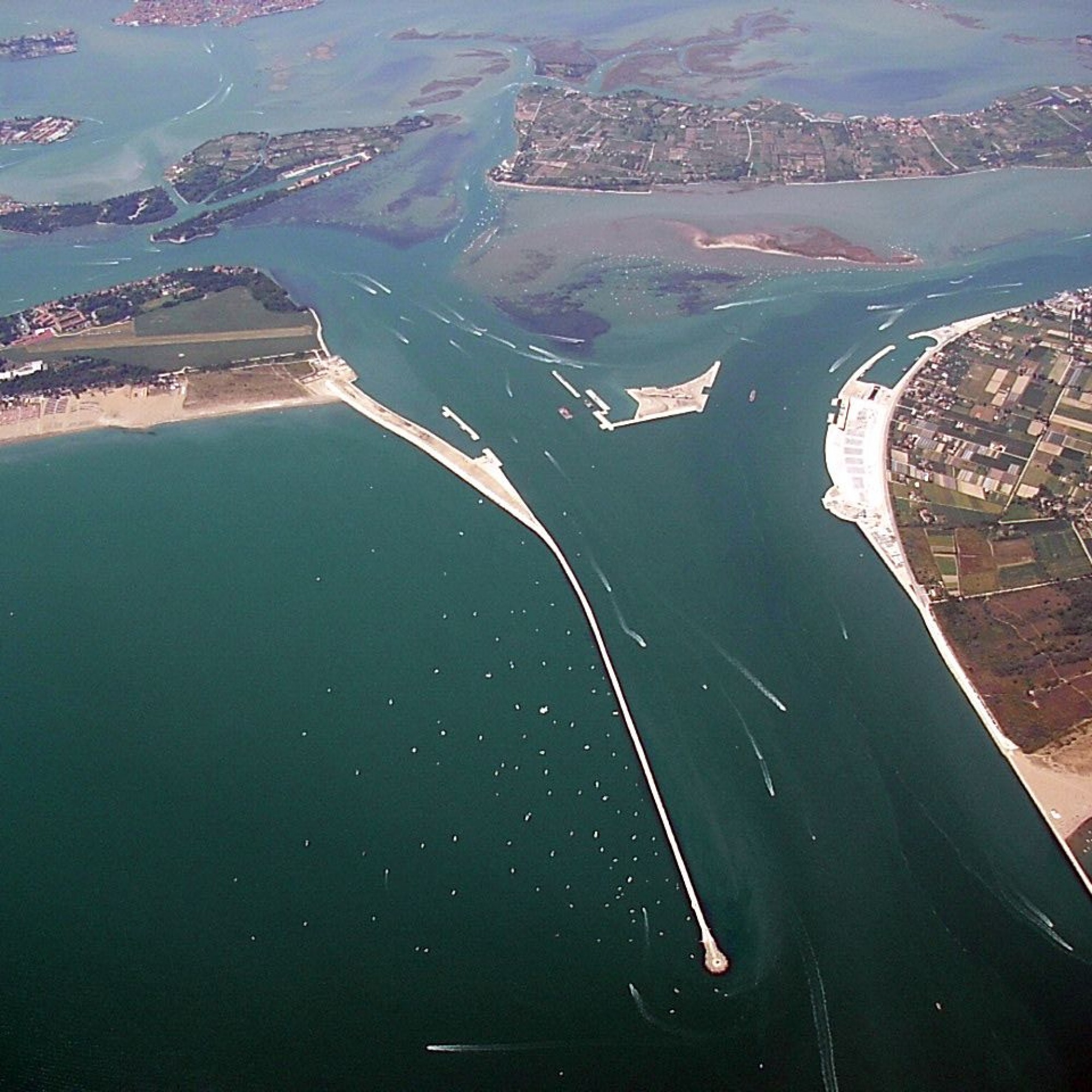 Luftansicht des «MOSE»-Hochwasserschutzprojekts in Venedig