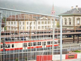 Zug der Waldenburgerbahn im Bahnhof Liestal