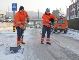 Winterdienst mit Tausalz