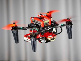 Drohne mit vier Rotoren