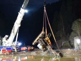 Bergung von Bagger in Alvaschein