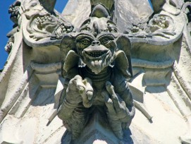 Eine Chimäre auf der Chapelle de Bethléem in Loire-Atlantique