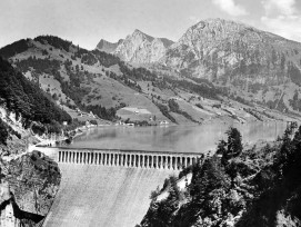 Staumauer Schräh mit dem Stausee um 1930