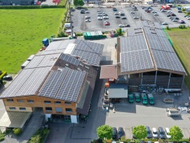 Photovoltaikanlage auf Gebäude der Amstutz Holenergie AG in Emmen