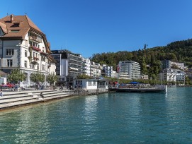 Seepromenade bei Brunnen SZ