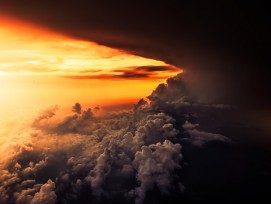 Wolken bei Sonnenaufgang