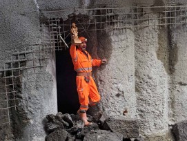 Durschlag Zufahrtstunnel Hirschenpark und Eilgut in Bern