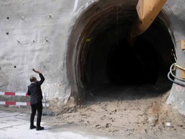 Tunnelportal Airolo Spatenstich zweite Gotthard-Röhre