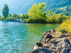 Muota-Flussmündung in den Vierwaldstättersee bei Ingenbohl SZ