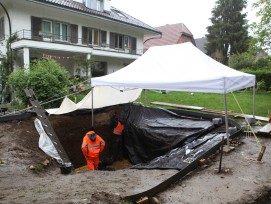 Rettungsgrabung im Gartenteich in Worb