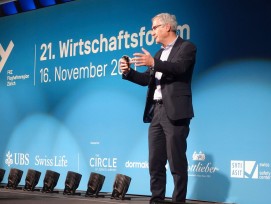 Empa-Direktor Gian-Luca Bona am Wirtschaftsforum der FRZ