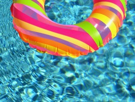 Schwimmreifen im Wasser
