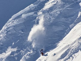 Snowboarder Mathieu Schaer bei Lawine