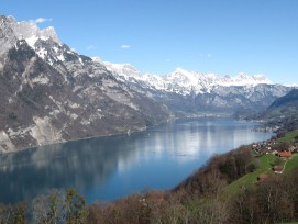 Walensee_from_Kerenzerberg_to_East