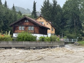 Abfluss Sitter beim Zufluss Lauftenbach Hochwasser Appenzell