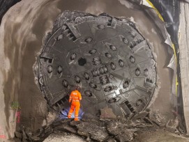 Durchstich Sicherheitsstollen Kerenzerbergtunnel Glarus