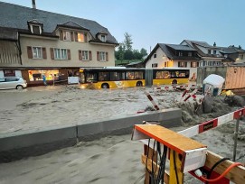 Hochwasser in Niederdorf im Sommer 2021 mit Überflutung der Baustelle