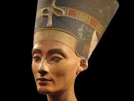 Büste der Nofretete im Ägyptischen Museum Berlin