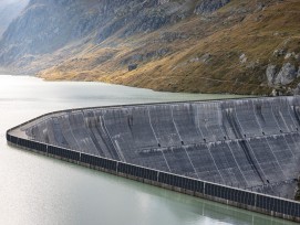 Montage Solarpanels Oberaarsee