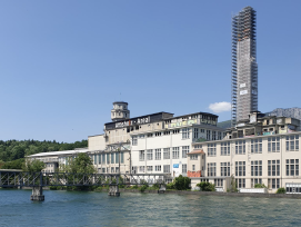 Die Zellolusefabrik von der Aare aus gesehen.