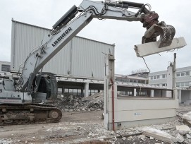 Rückbau Industriehalle aus Porenbeton