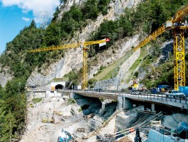 Bau Hilfsbrücke Gumpisch für neue Axenstrasse