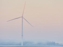 Windturbine im Winter