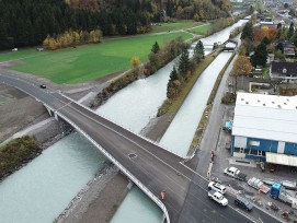 Querstange Netstal Gemeinde Glarus vor Eröffnung