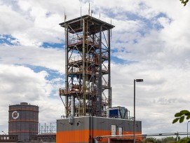 Bild 1 Stahlproduktion Turm bei Hüttenwerk