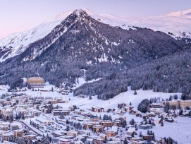 Blick auf Davos im Winter