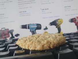 Cookie auf einer Tastatur (Symbolbild)