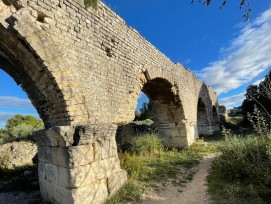 Römisches Aquädukt in Arles