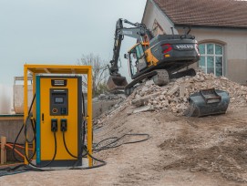 E-Baustelle SH Riedenhalden - E-Bagger im Einsatz