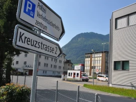 Einfahrt zum Areal Kreuzstrasse in Stans