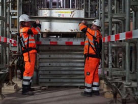 Implenia-Mitarbeiter testen Exoskelette_2