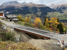 Die neue Lochlitobelbrücke in Obersaxen
