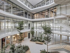 Neues Holz-Beton-Hybridgebäude vor den nördlichen Toren Berns