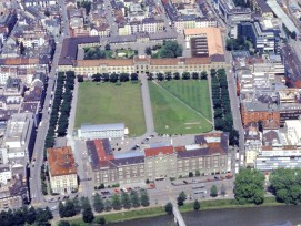Luftbild vom Kasernenareal in der Stadt Zürich um 2004