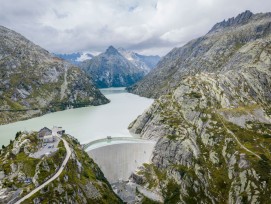 Blick auf die Staumauern Grimselsee und Spitallamm