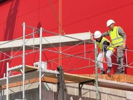 Ein Gebäude aus dem neuartigen Ziegelsystem wird erneut aufgebaut.