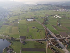 Autobahnanschluss Reichenburg in Blickrichtung Wangen und Obersee